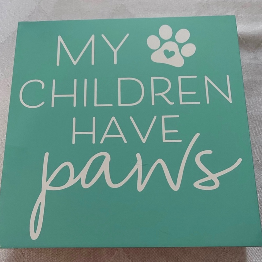 PET LOVERS / WREATH SIGN “My children Have PAWS” Tiffany blue & white paw prints